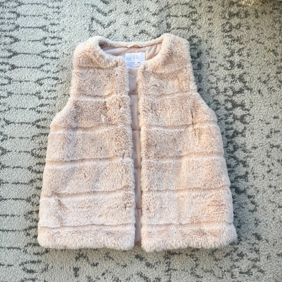 Zara Girls Light Pink Faux Fur Vest 9-10Y - Picture 1 of 5